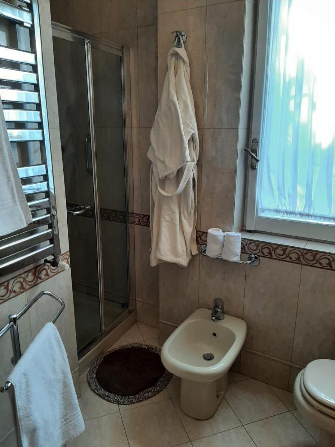 Mary Grace House Apartment Рим Екстериор снимка